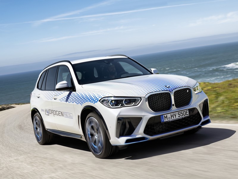 BMW ukáže vodíkové SUV